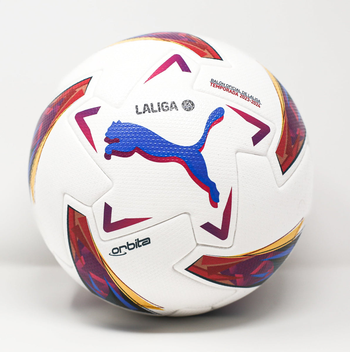 Puma Orbita Serie A FIFA Quality Pro Soccer Ball 23/24, SOCCER.COM em 2023