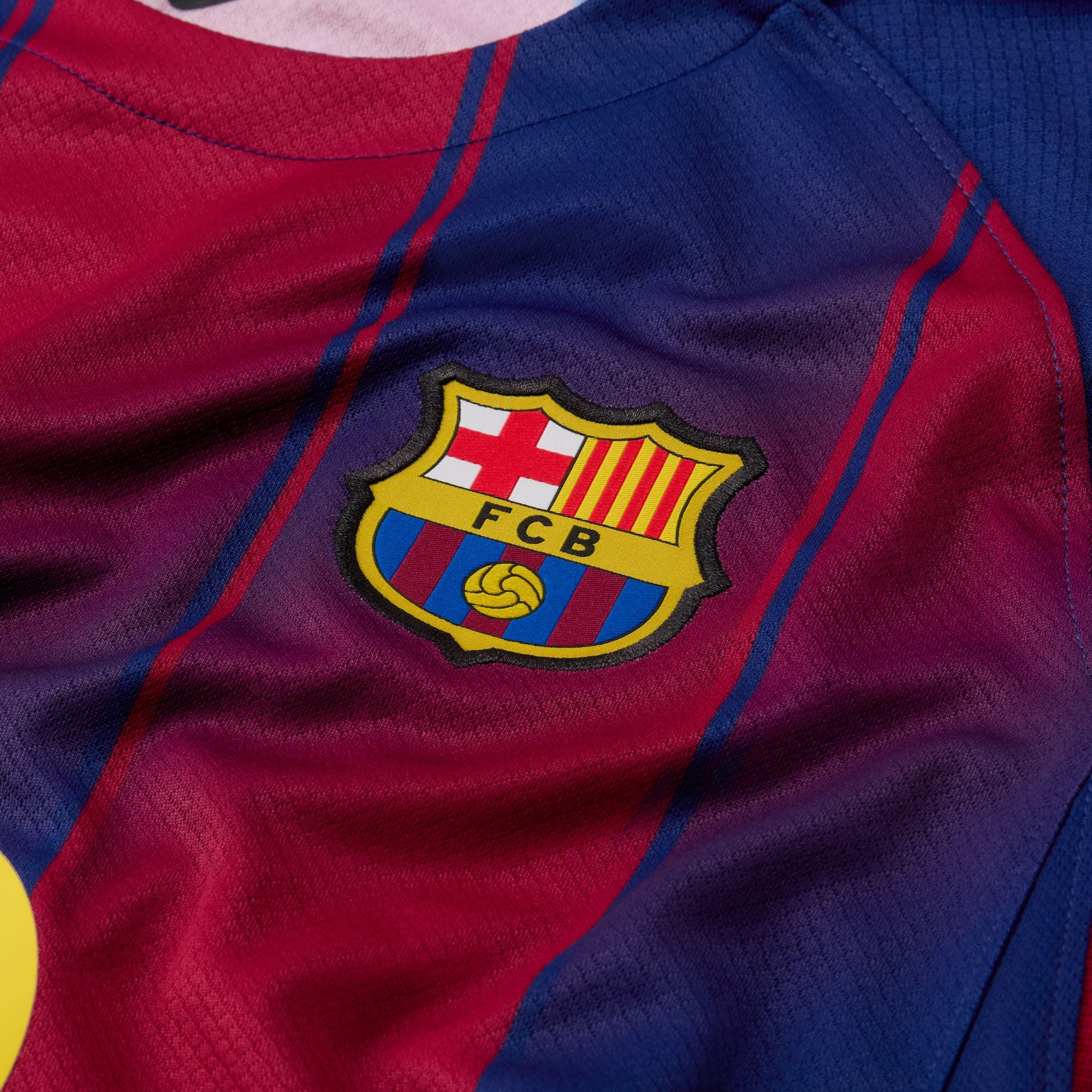 FC Barcelona 2025/26 Stadium Home Big Kids' Nike Dri-FIT Soccer