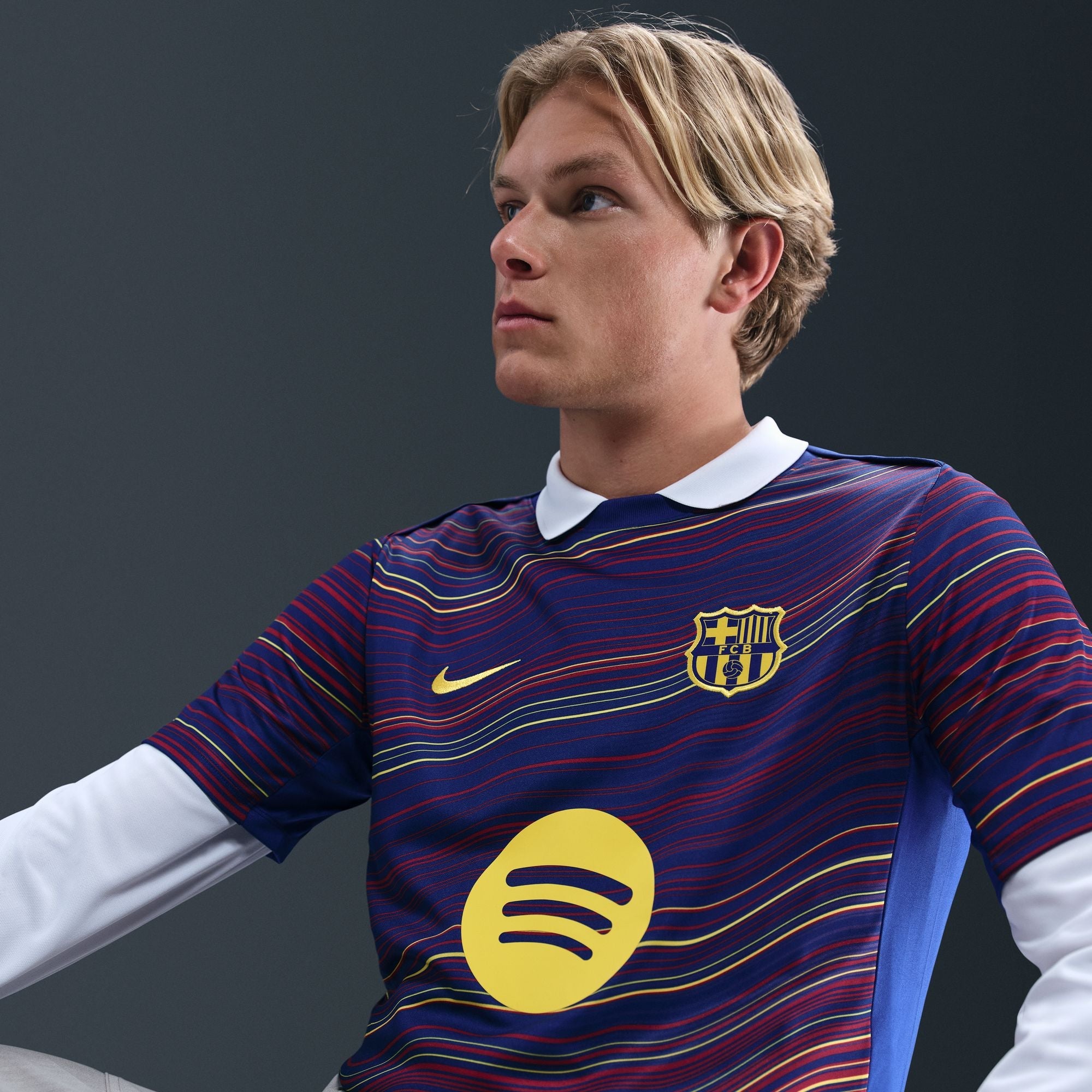 FC Barcelona Academy Pro Home Men's Nike Dri-FIT Soccer Pre-Match