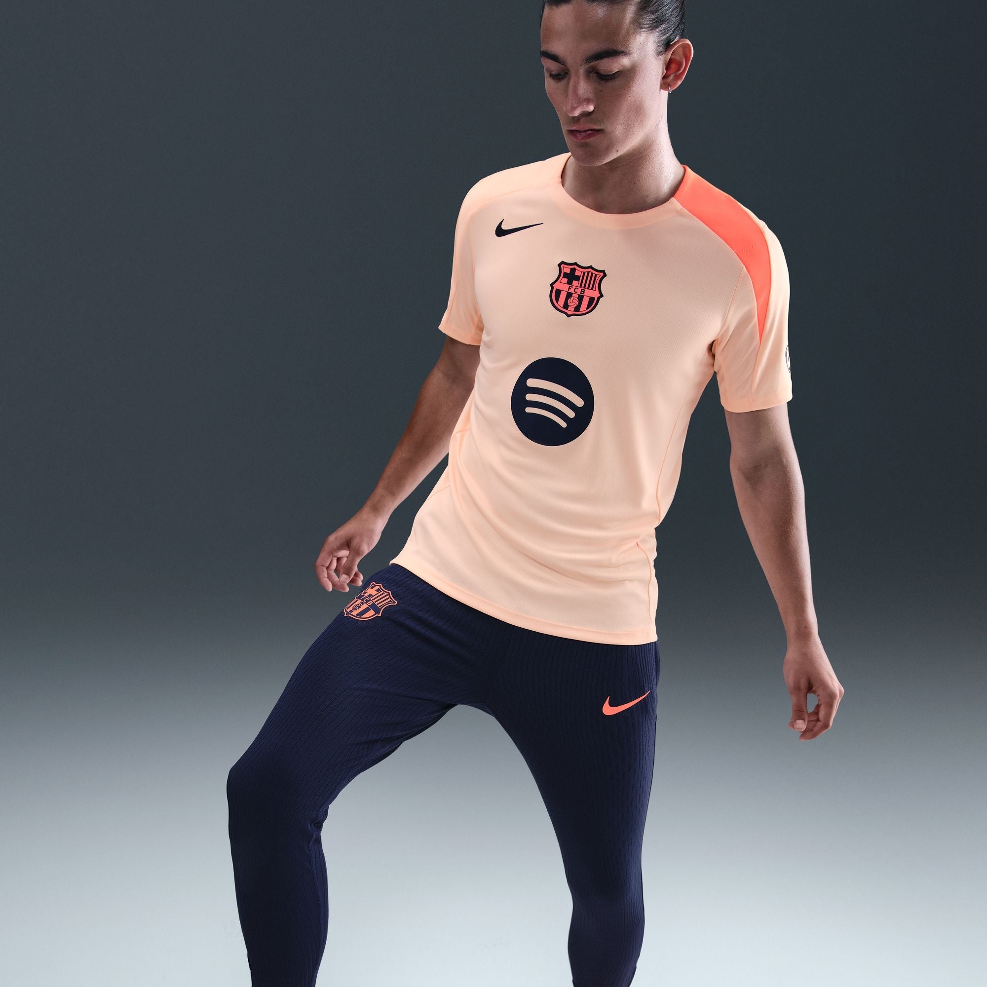 FC Barcelona Strike Third Men's Nike Dri-FIT Total 90 Soccer Knit