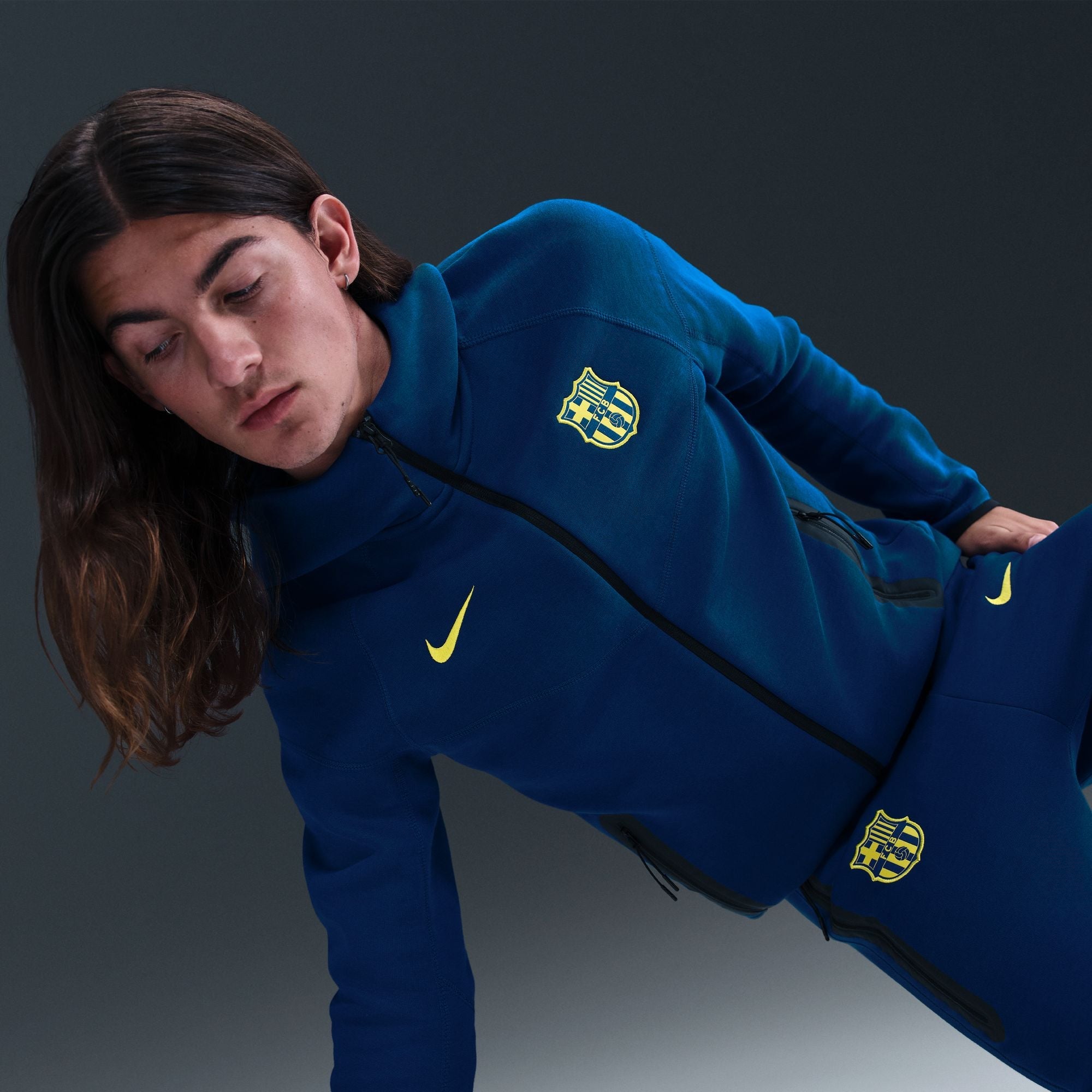 FC Barcelona Tech Fleece SE Men's Nike Soccer Full-Zip Hoodie