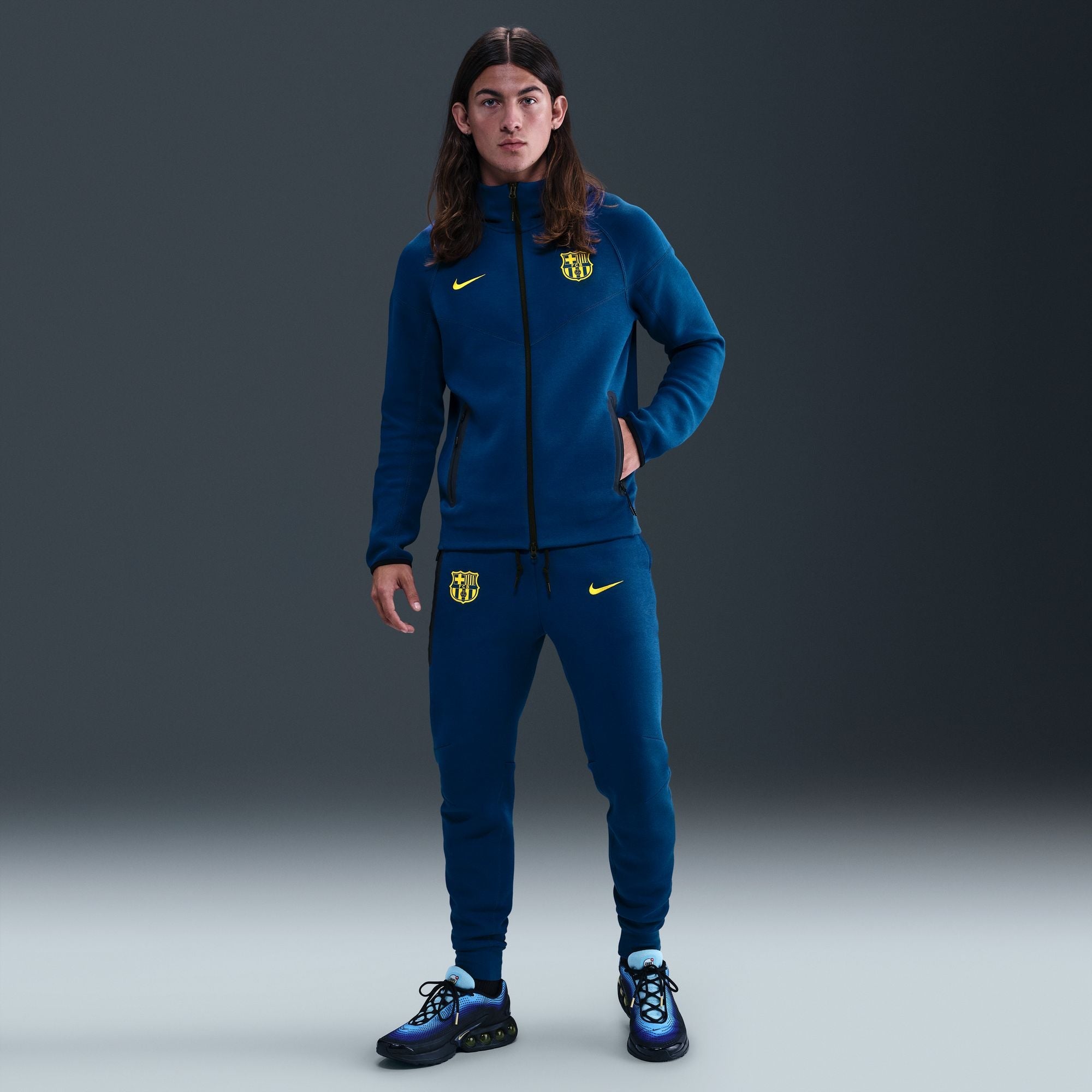FC Barcelona Tech Fleece SE Men's Nike Soccer Full-Zip Hoodie