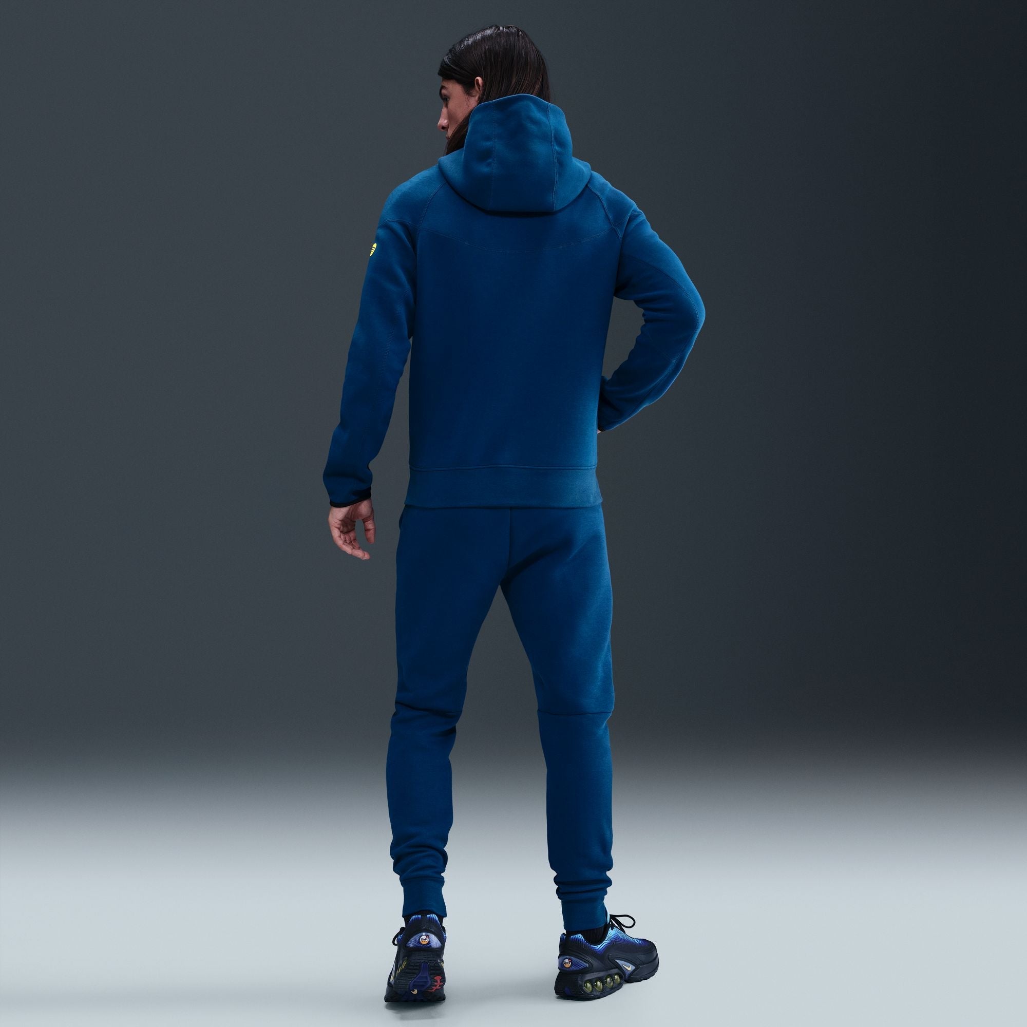 FC Barcelona Tech Fleece SE Men's Nike Soccer Full-Zip Hoodie