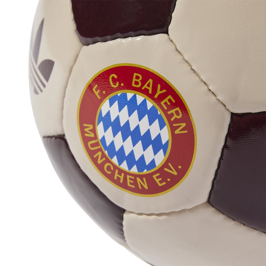 FC Bayern Third Club Ball - Soccer90